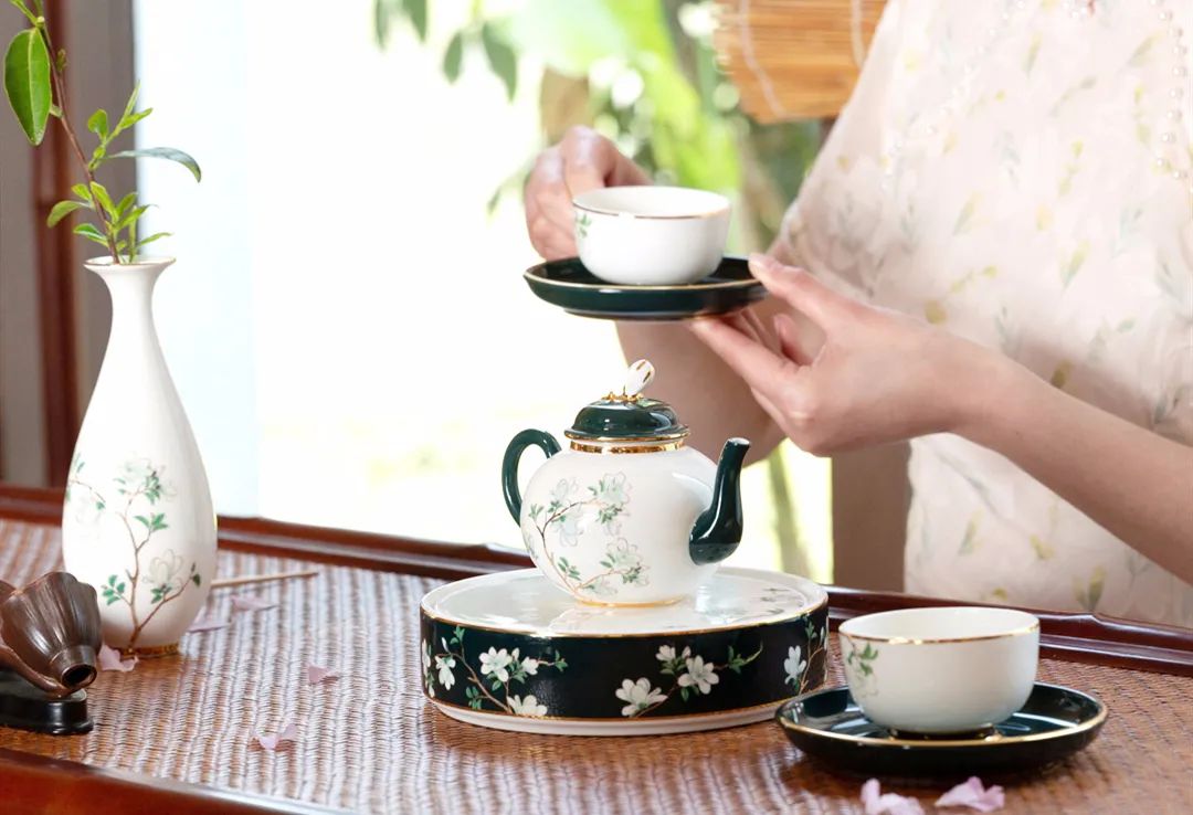 大暑丨何以消烦暑，浅斟一盏茶